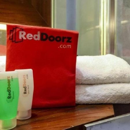 Reddoorz Near Ramai Mall Malioboro Джокякарта Екстериор снимка