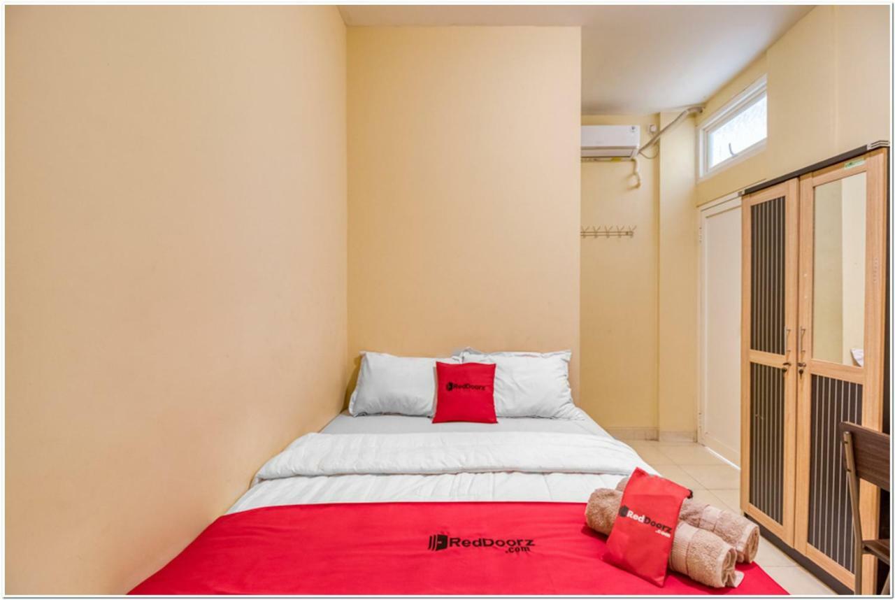 Reddoorz Near Ramai Mall Malioboro Джокякарта Екстериор снимка